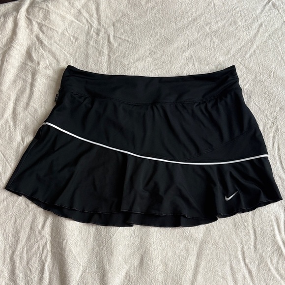 Nike Tennis Skirt - Picture 1 of 11